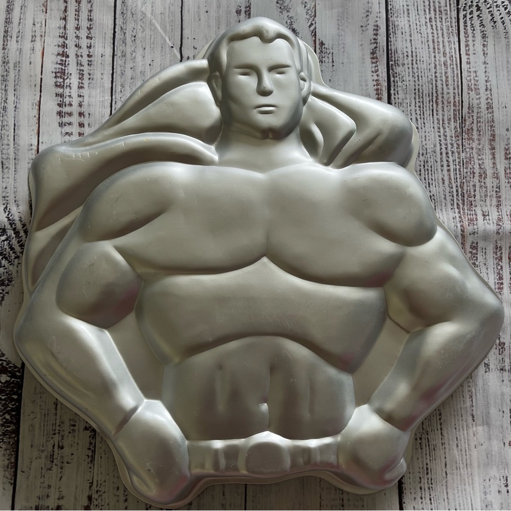 Vintage 1977 Wilton Superman Super Hero Muscle Cake Pan #502-1212 - DC Comics